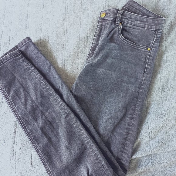H&M Dark Wash Jeans - Picture 1 of 1